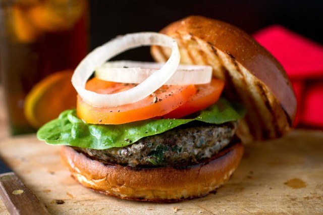 Hamburger di carne fatto in casa