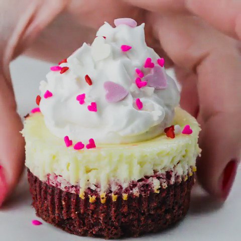 Red Velvet cheesecake cupcake