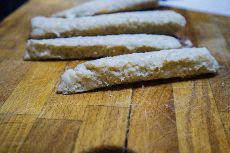 zeppole di riso siciliane senza lievito. Zeppole pronte per essere fritte.