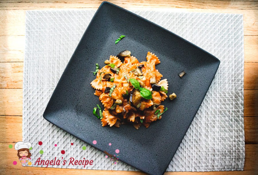 Farfalle cremose con melanzane