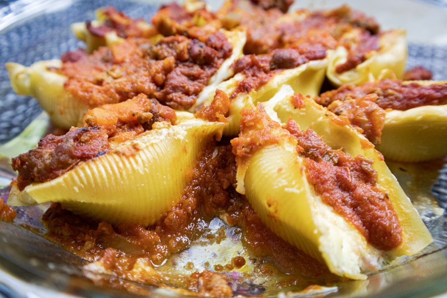 Conchiglioni ripieni al ragù