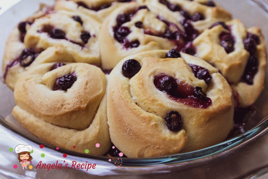 lemon blueberry rolls