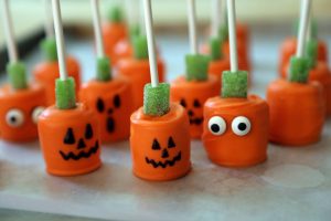 Halloween marshmallow pops 1