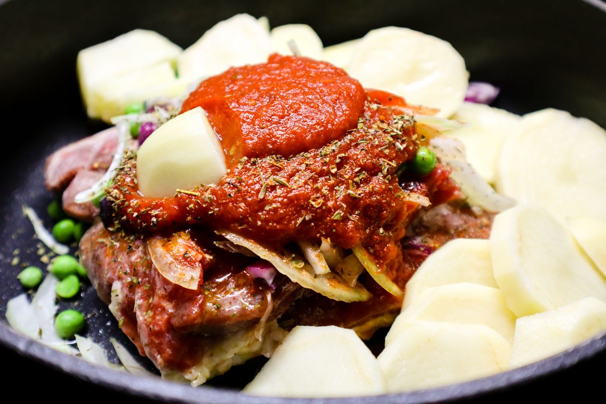 Carne alla pizzaiola in padella