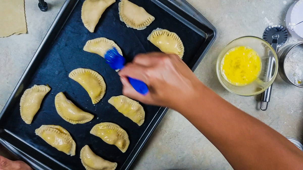 Peach hand pie