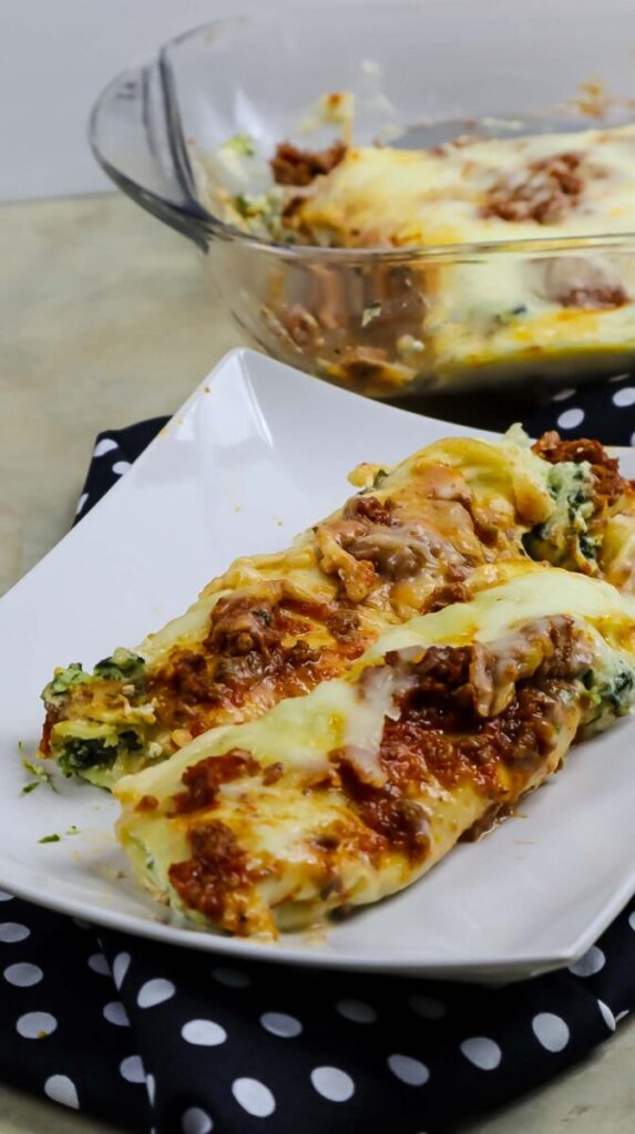 Cannelloni con ricotta e spinaci presentato come foto cover della ricetta