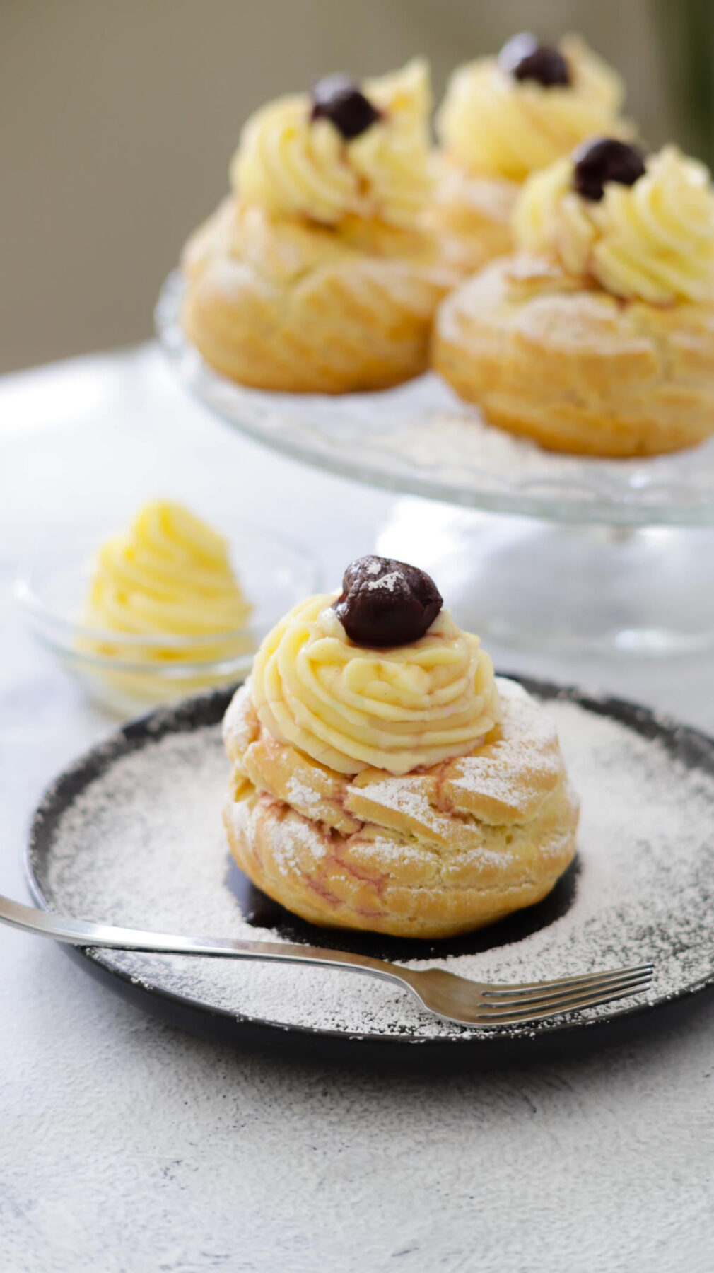 Zeppole di San giuseppe al forno (San Joseph's Day pastries).